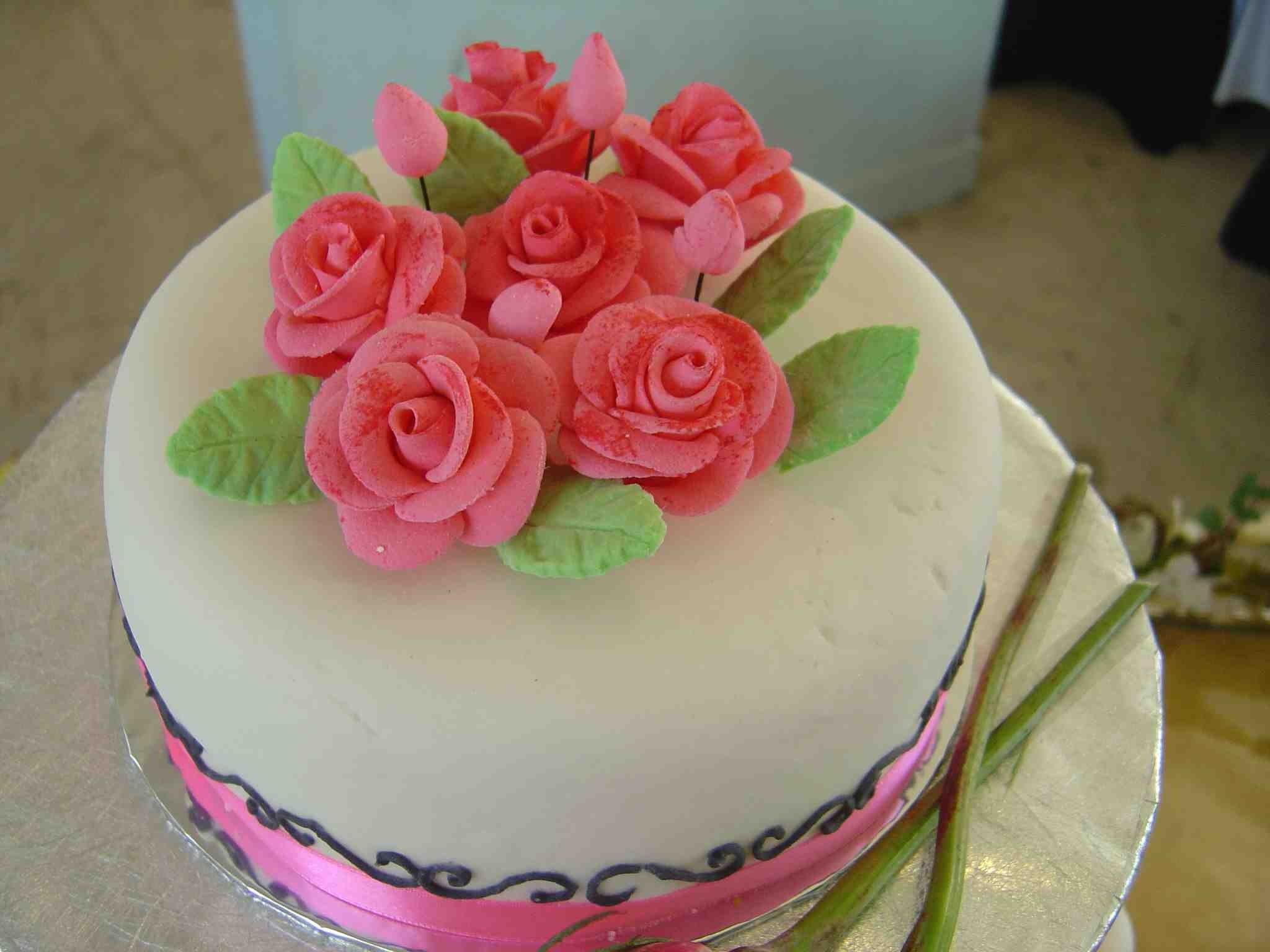 Mini Fondant Wedding Cakes Mini Fondant Wedding Cakes
