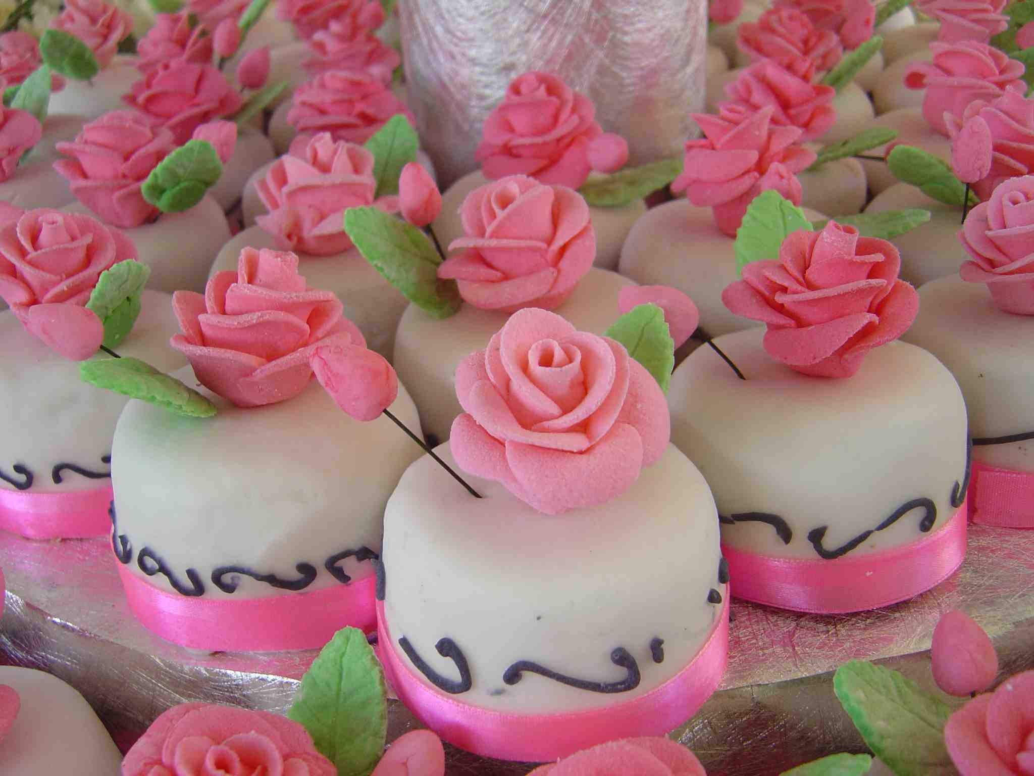 Mini Fondant Wedding Cakes Mini Fondant Wedding Cakes