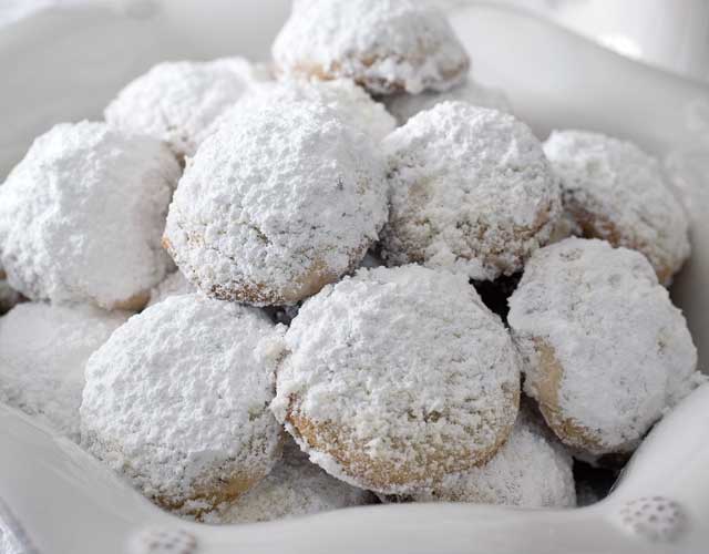 Russian Tea Cakes Recipe with Walnuts Russian Tea Cakes Recipe with Walnuts
