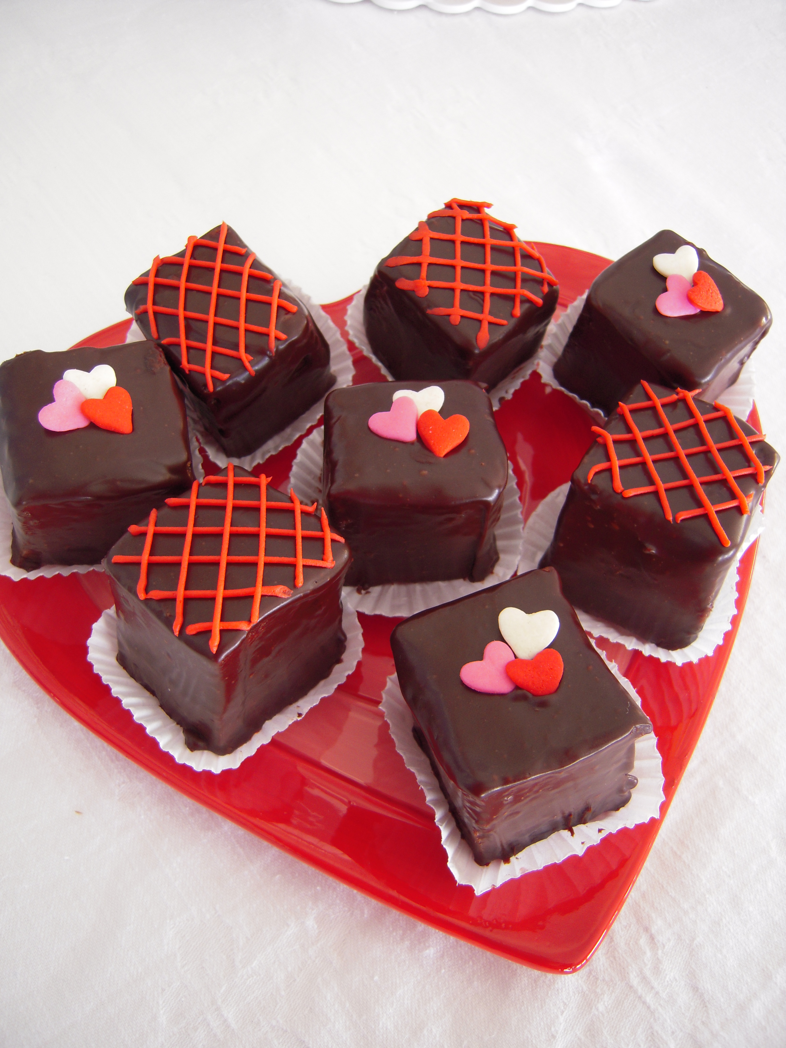 Valentine's Day Cakes and Cupcakes