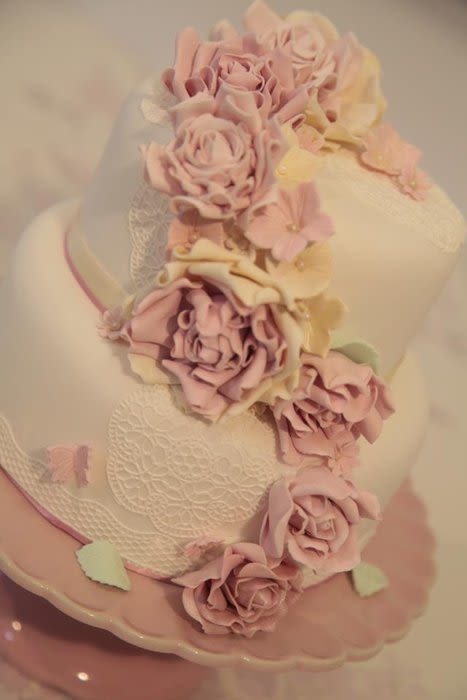 Vintage 2 Tier Wedding Cake Vintage 2 Tier Wedding Cake