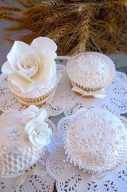 Vintage Lace and Pearl Cupcakes