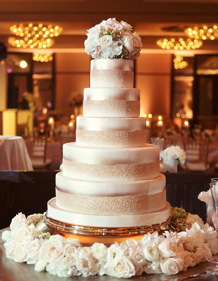 12 Beautiful Wedding Cakes Of 2013 Photo Beautiful White Wedding - 729x942 - png Beautiful Wedding Cakes