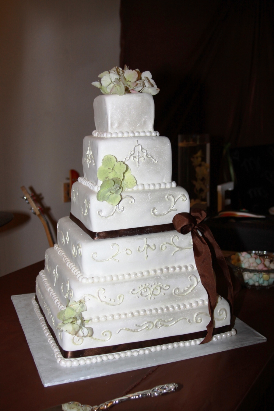 Black Fondant Pearl Cake