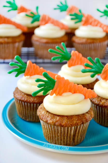 Carrot Cake Cupcakes with Cream Cheese Icing Carrot Cake Cupcakes with Cream Cheese Icing