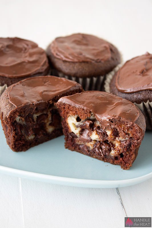 Cheesecake Stuffed Chocolate Cupcakes Cheesecake Stuffed Chocolate Cupcakes