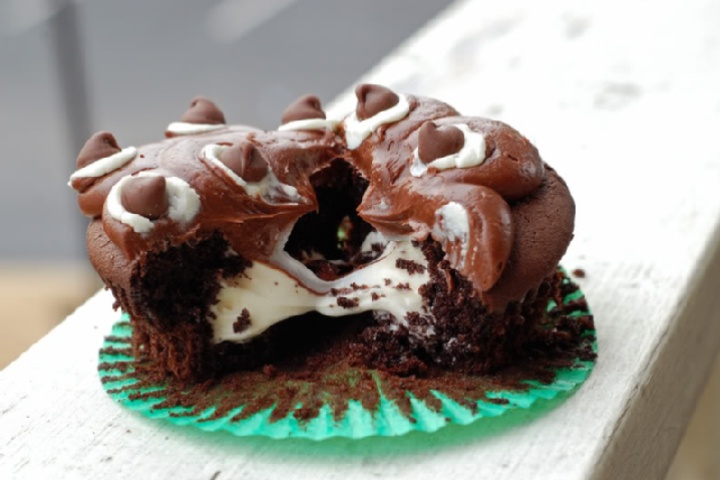 10 Photos of Stuffed Cream Cheese Cupcakes 10 Photos of Stuffed Cream Cheese Cupcakes