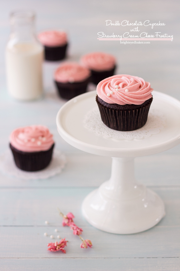 Chocolate Strawberry Cupcakes with Cream Cheese Frosting Chocolate Strawberry Cupcakes with Cream Cheese Frosting