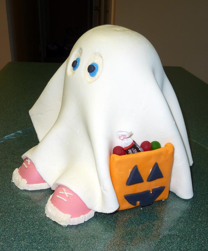 9 Photos of Fondant Cakes Halloween Ghosts 9 Photos of Fondant Cakes Halloween Ghosts