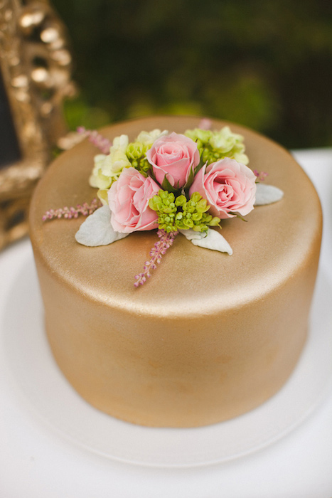 Single Layer Wedding Cake Gold Single Layer Wedding Cake Gold