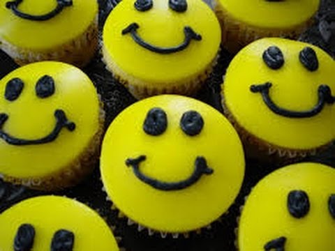 7 happy face cupcakes