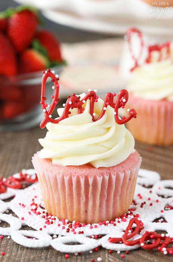Strawberry Cupcakes with Cream Cheese Frosting Strawberry Cupcakes with Cream Cheese Frosting