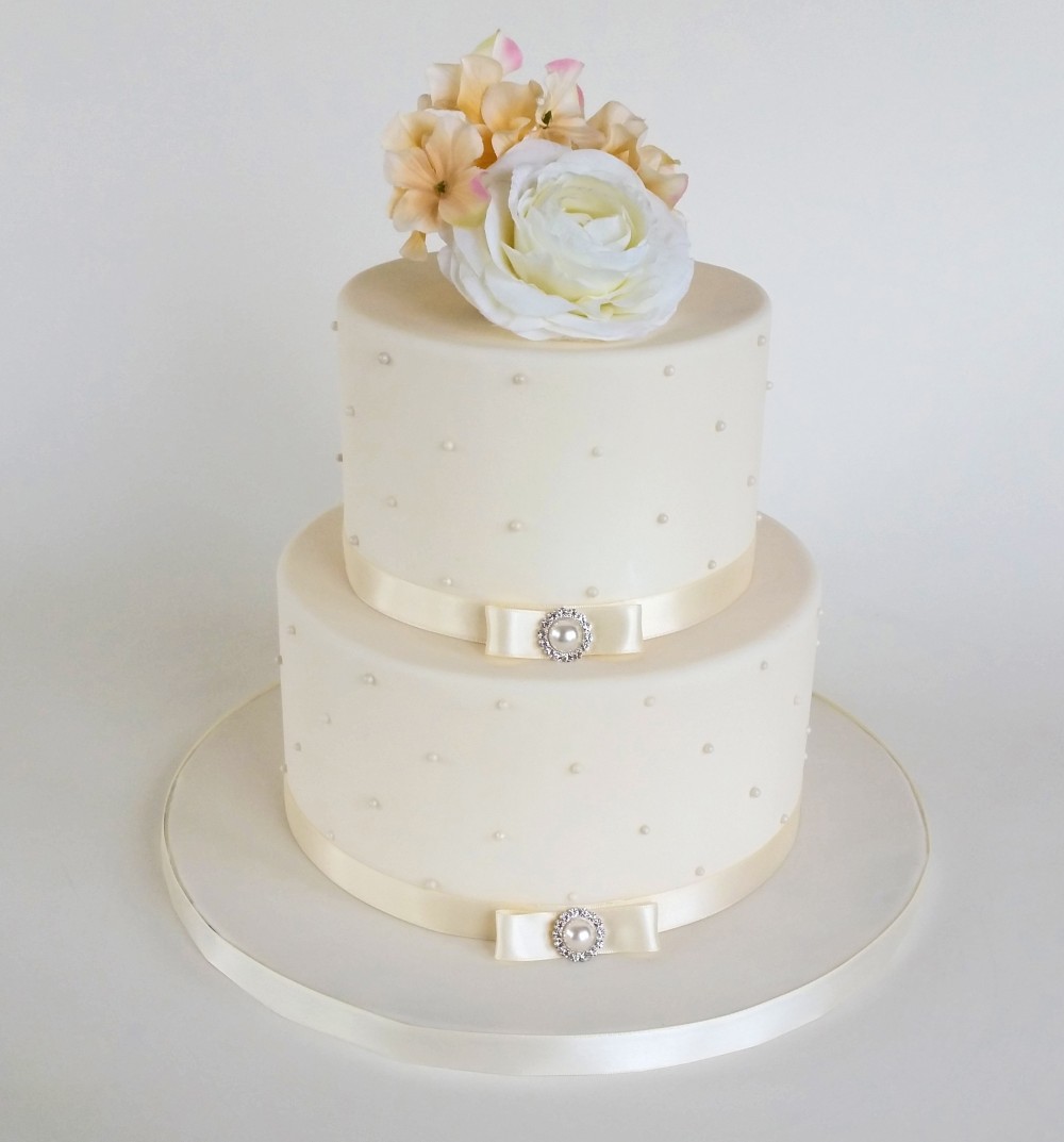 2 Tier Fondant Wedding Cake