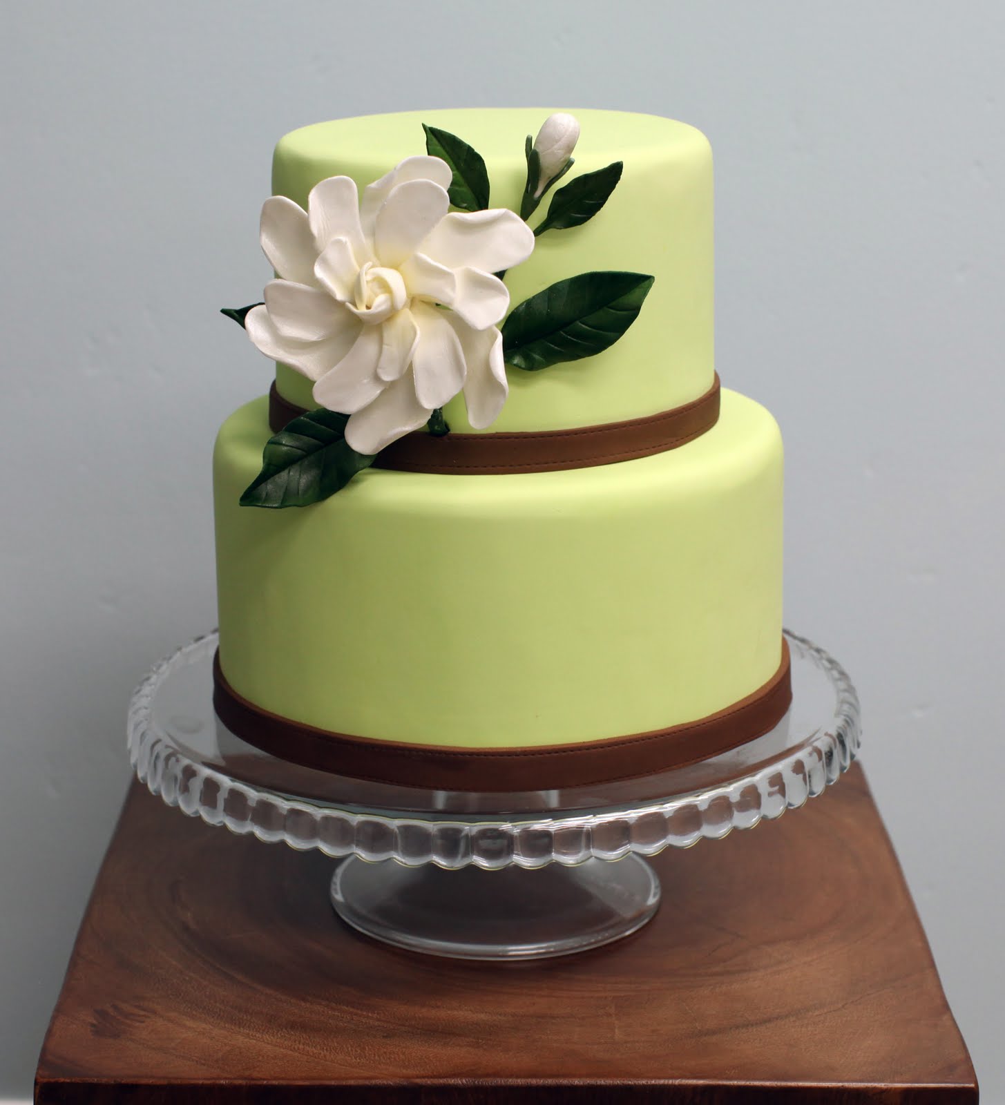 2 Tier Wedding Cakes with Flowers