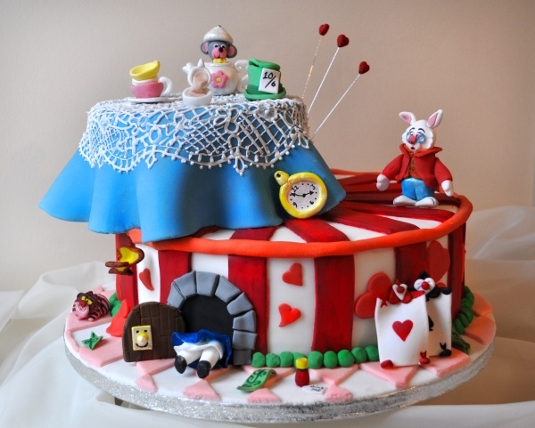 9 Photos of Alice In Wonderland Cartoon Cakes 9 Photos of Alice In Wonderland Cartoon Cakes