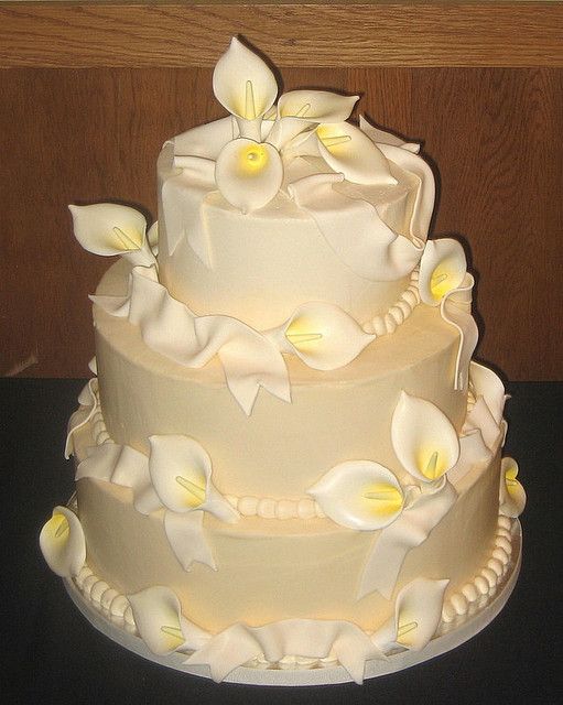 Calla Lily Wedding Cake