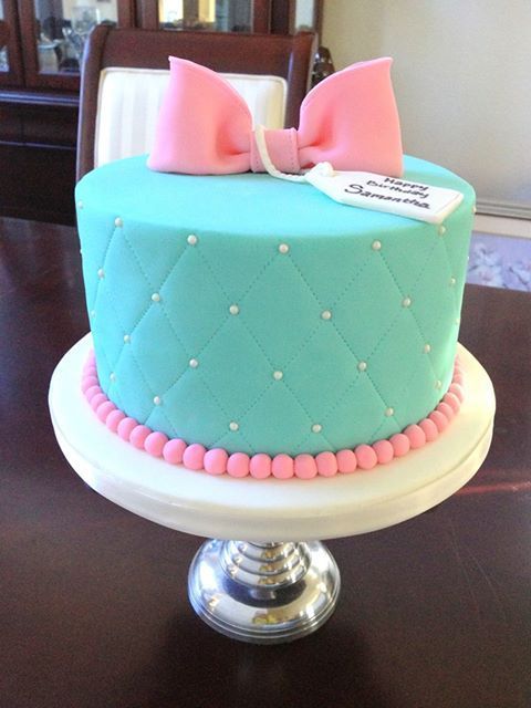 Gift Box Cake with Fondant Bow