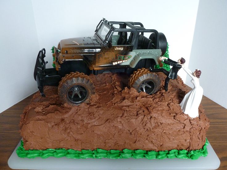 Grooms Jeep Wedding Cake