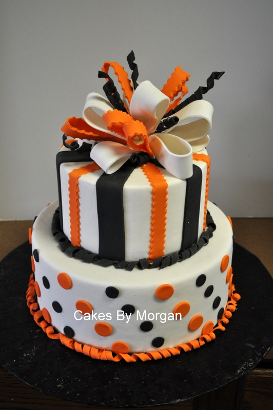 11 Photos of Halloween Cakes Made With Fondant