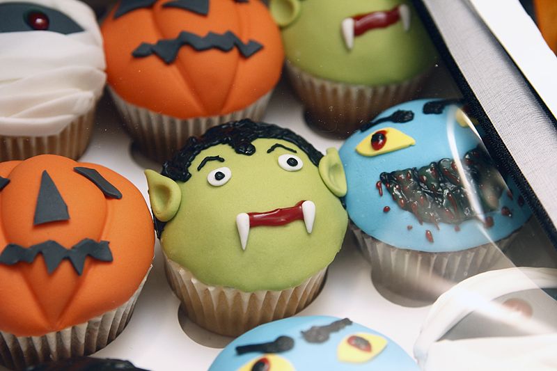 Halloween-themed Cupcakes