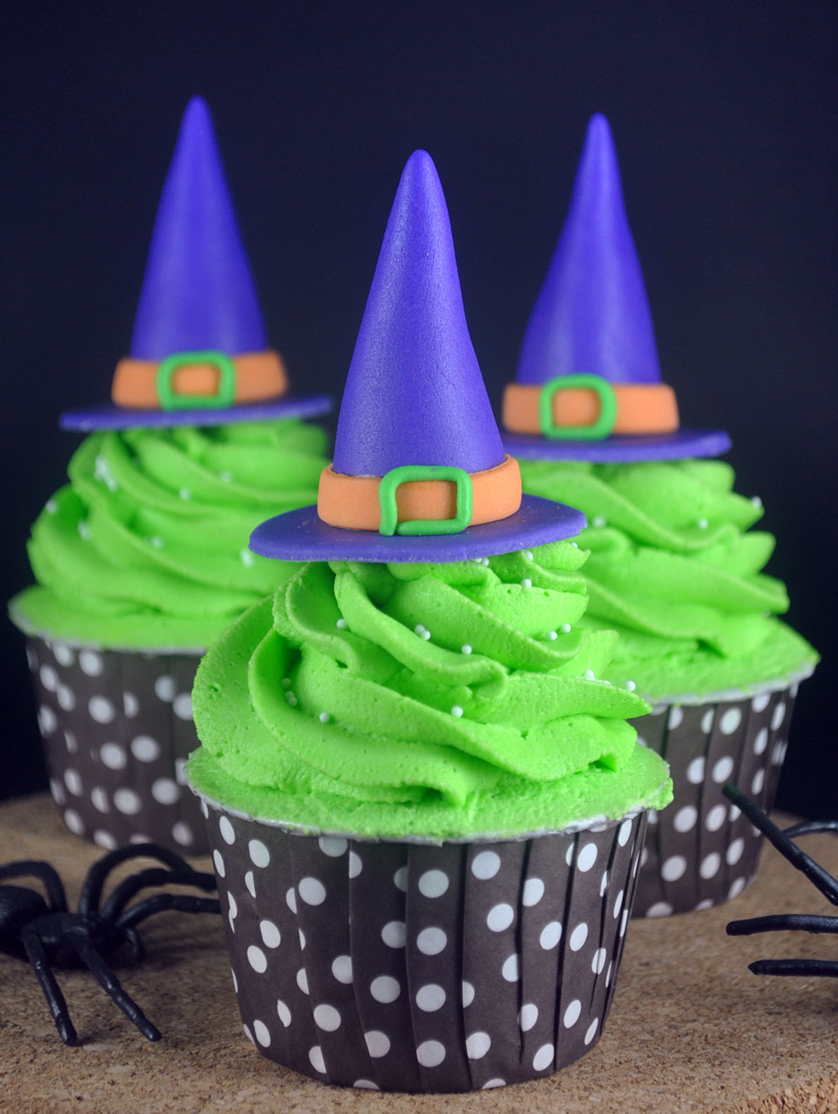 How to Make Witches Hat Halloween Cupcakes