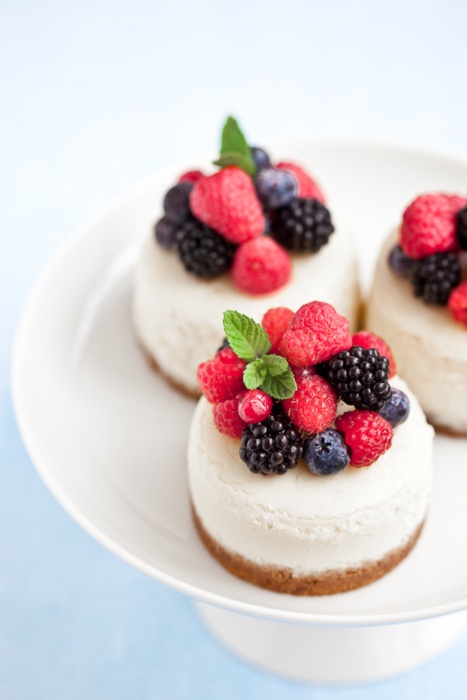 Mini Cheesecakes with Berries