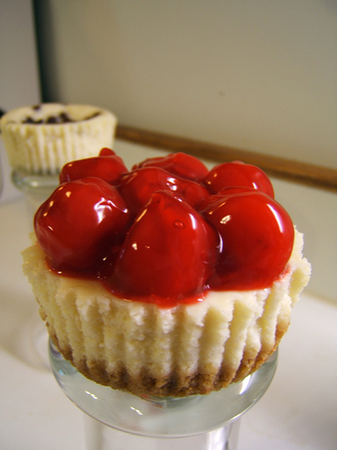Mini Cherry Cheesecakes Cupcakes Recipes Mini Cherry Cheesecakes Cupcakes Recipes