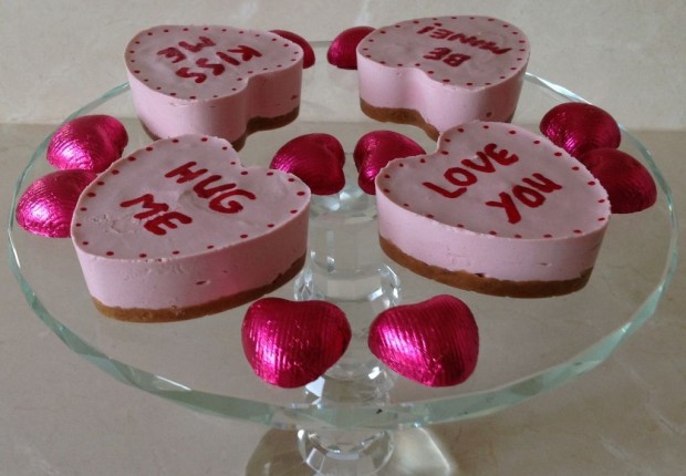 Mini Love Hearts Cheesecakes Mini Love Hearts Cheesecakes