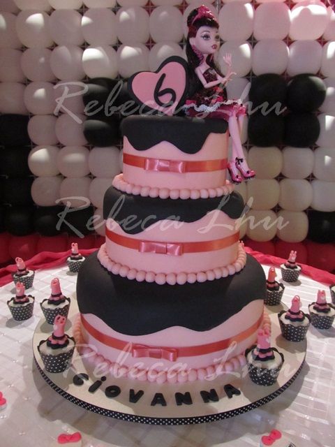 Monster High Draculaura Birthday Cake