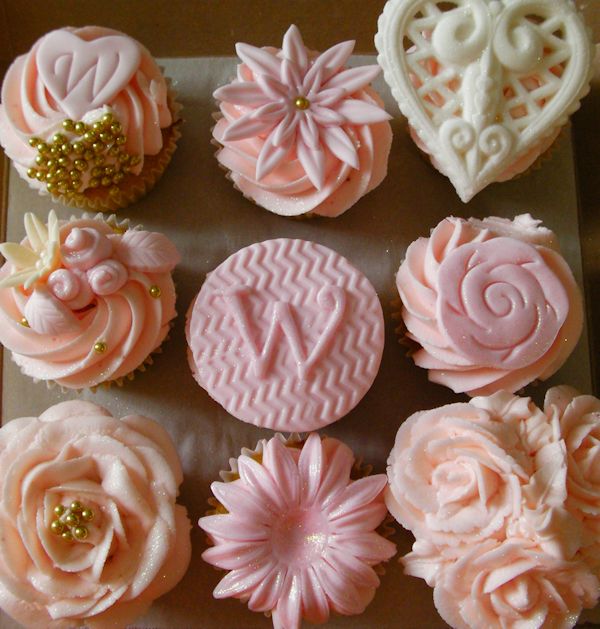 Pink and White Wedding Cupcakes Pink and White Wedding Cupcakes