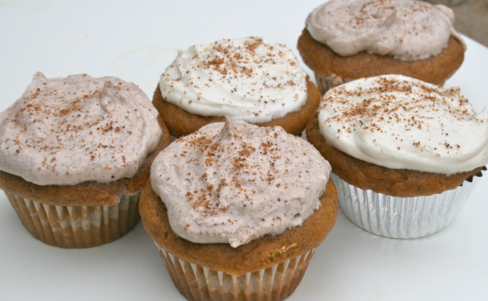 Pumpkin Cheesecake Cupcakes with Filling