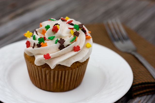 Pumpkin Cheesecake Cupcakes with Filling