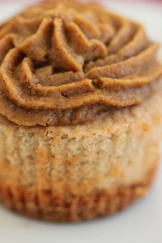 Pumpkin Pie Cupcakes with Cinnamon Frosting