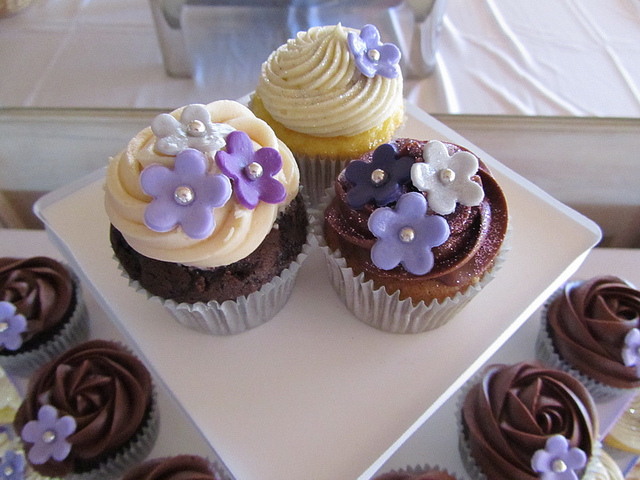 Purple Cupcakes with Fondant Flowers Purple Cupcakes with Fondant Flowers