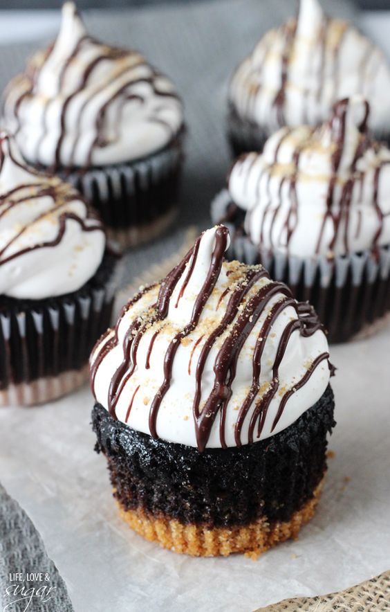 S'mores Cupcakes with Graham Cracker Crust