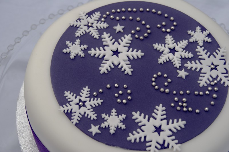 Snow Flakes Christmas Cake Designs