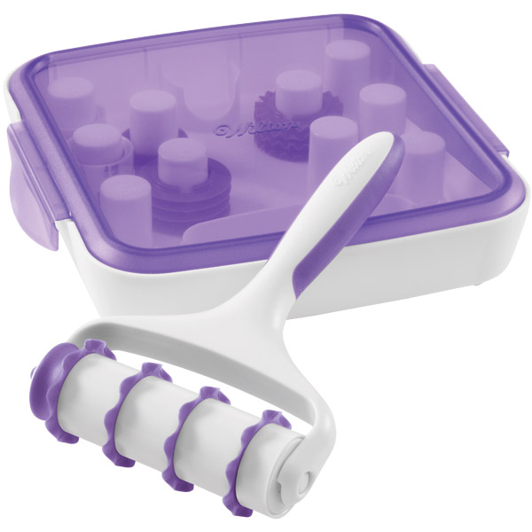 Wilton Fondant Ribbon Cutter Wilton Fondant Ribbon Cutter