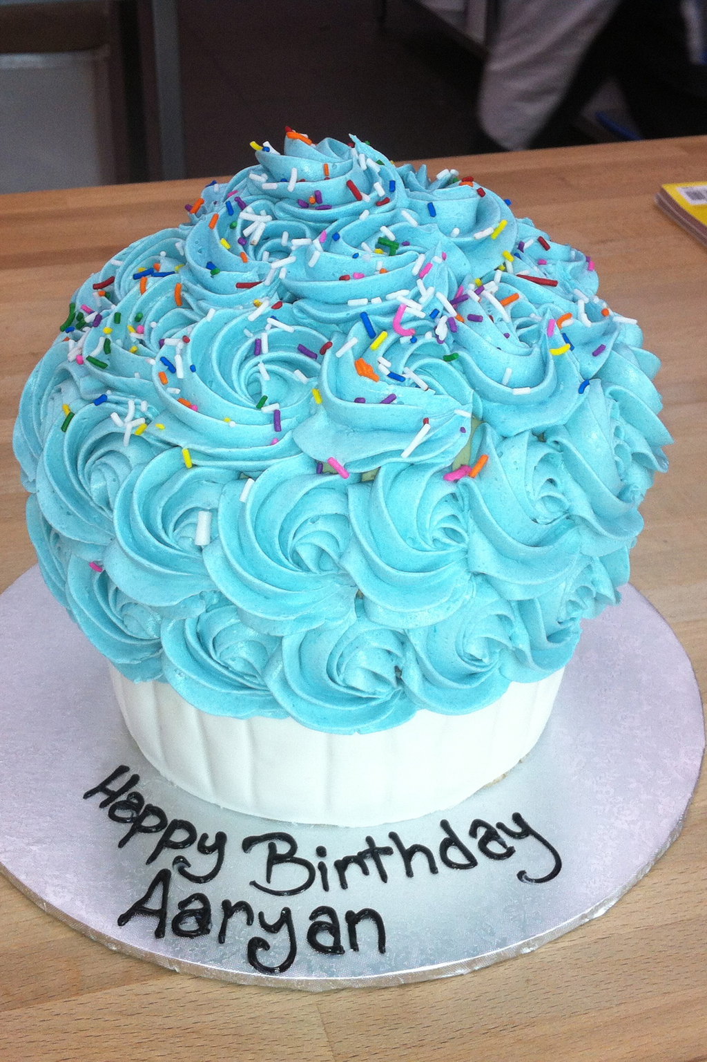 Big Cupcake Cake