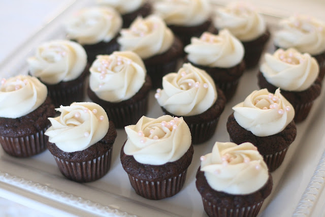 Chocolate Cupcakes with Cream Cheese Frosting Chocolate Cupcakes with Cream Cheese Frosting