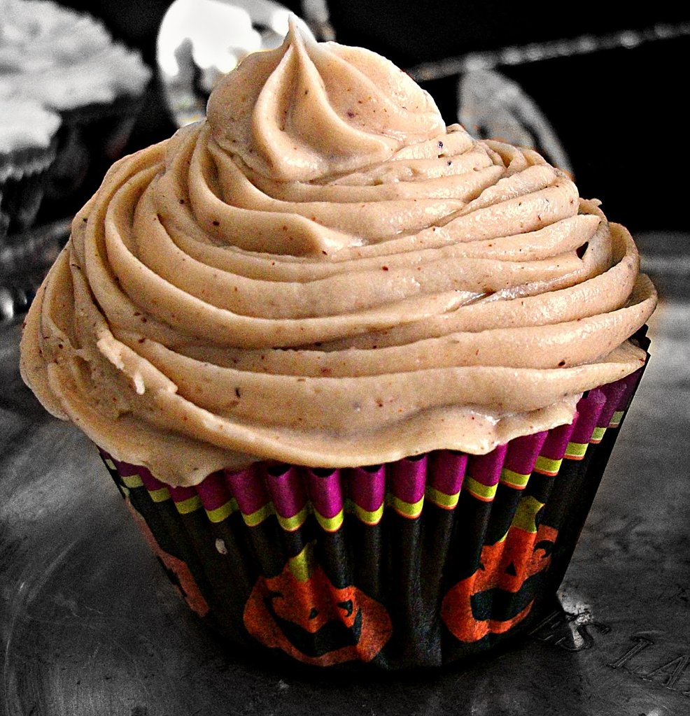 Cinnamon Pumpkin Spice Cupcakes with Cream Cheese Frosting