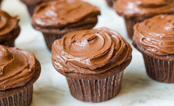 Cupcakes with Chocolate Frosting