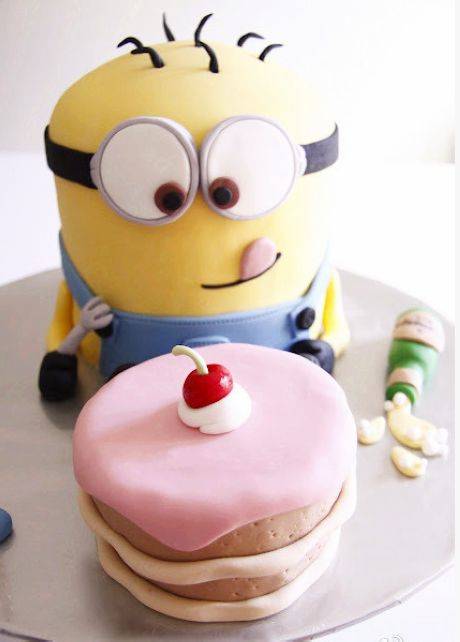 Cute Minion Birthday Cake