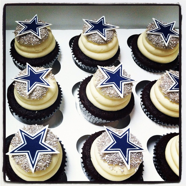 Dallas Cowboy Star Cupcakes