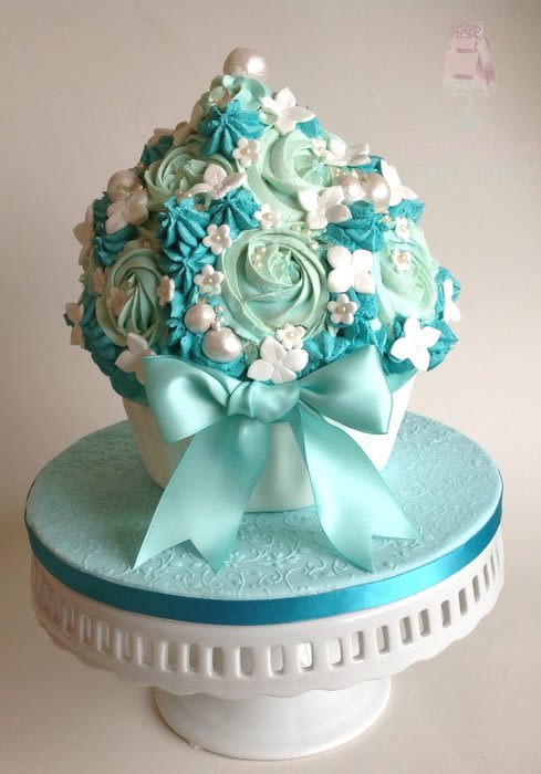 Giant Cupcake Birthday Cake