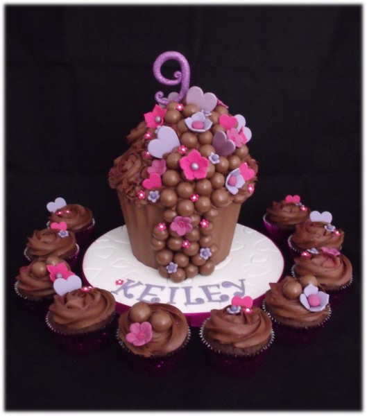 Giant Cupcake Cake