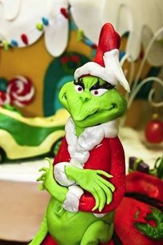 8 Photos of Grinch Fondant Cakes 8 Photos of Grinch Fondant Cakes