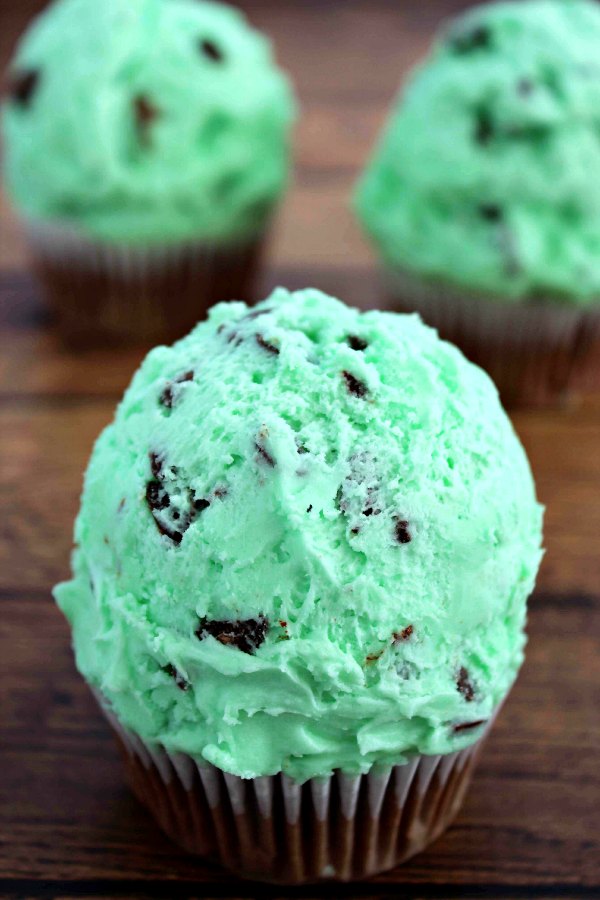 Mint Chocolate Chip Cupcakes