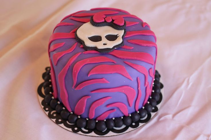 Monster High Themed Birthday Cake Monster High Themed Birthday Cake
