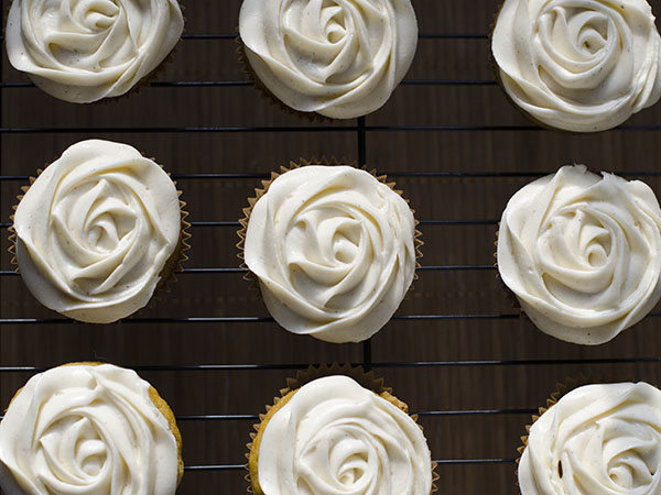 Pumpkin Cinnamon Cupcakes with Cream Cheese Frosting Pumpkin Cinnamon Cupcakes with Cream Cheese Frosting