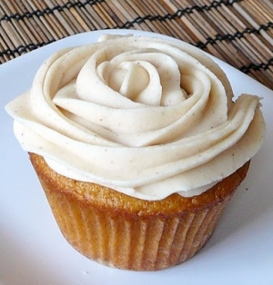 Pumpkin Cupcakes with Cream Cheese Frosting Pumpkin Cupcakes with Cream Cheese Frosting